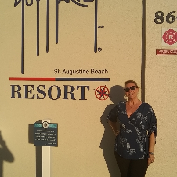 Meet your Posher, Karin - Picture 3 of 6